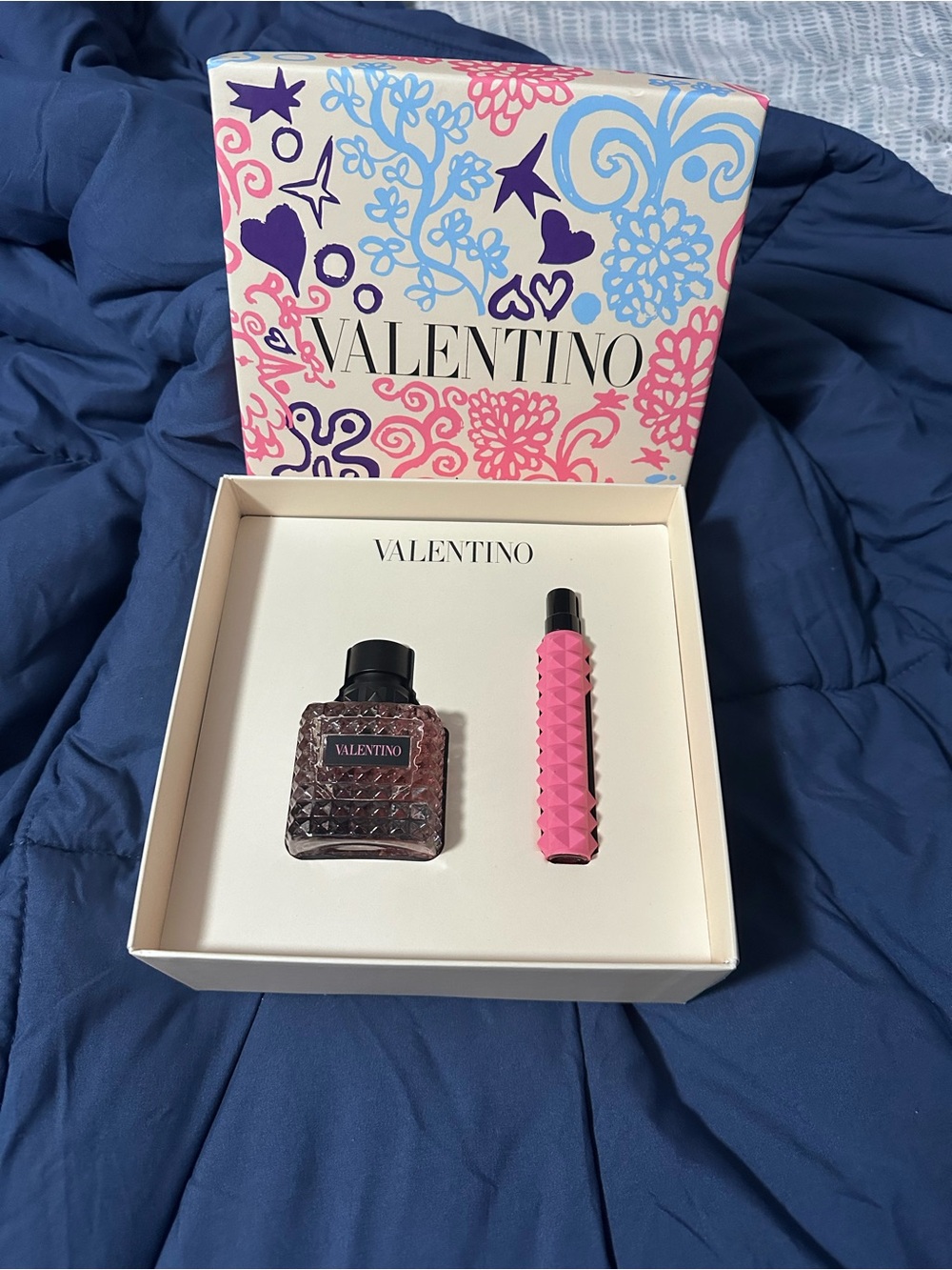Valentino Donna Born in Roma  2pc gift set - Picture 2 of 6